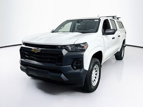 Used 2025 Chevrolet Colorado W/T w/ Advanced Trailering Package AWD/4WD image 1