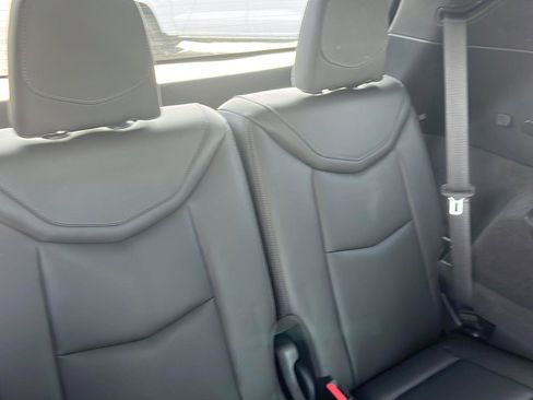 Used 2025 Cadillac XT6 Premium Luxury AWD/4WD image 29