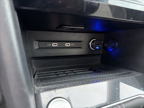 Used 2025 Volkswagen Taos SE image 26