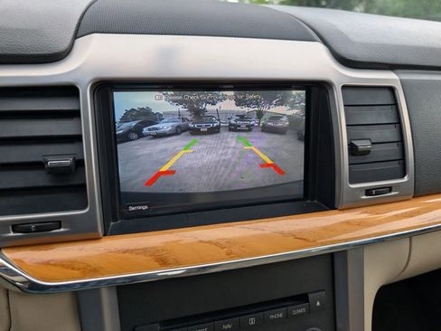 Used 2011 Lincoln MKZ w/ 101A Rapid Spec Order Code FWD image 10