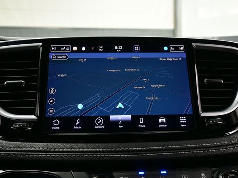 Used 2022 Chrysler Pacifica Limited FWD image 23