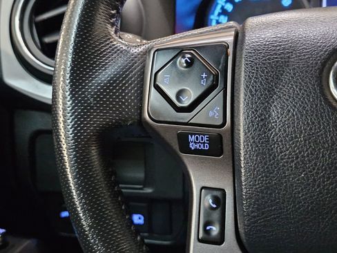 Used 2019 Toyota Tacoma TRD Off-Road w/ Technology Package image 30