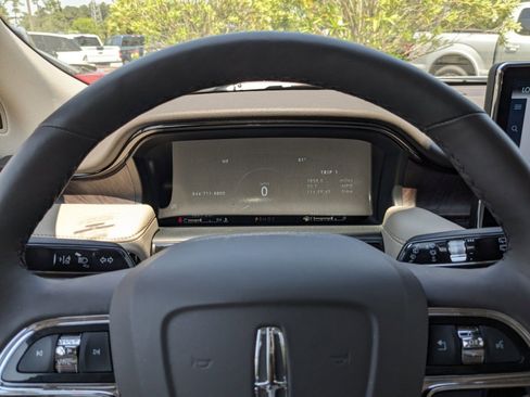 Certified 2023 Lincoln Nautilus Reserve w/ Equipment Group 201A image 29