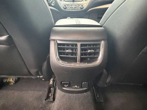 Used 2017 Chevrolet Malibu Hybrid w/ Leather Package image 24