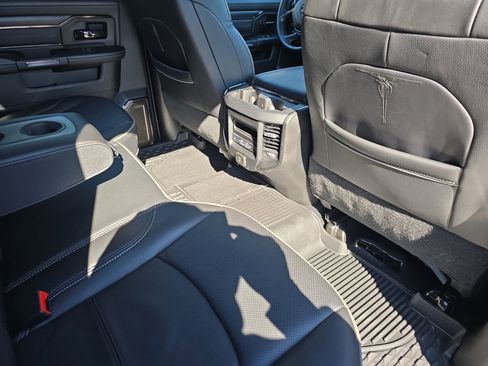 Used 2024 RAM 2500 Limited image 12