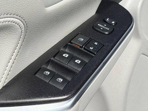 Used 2015 Toyota Camry XLE w/ Convenience Package FWD image 29