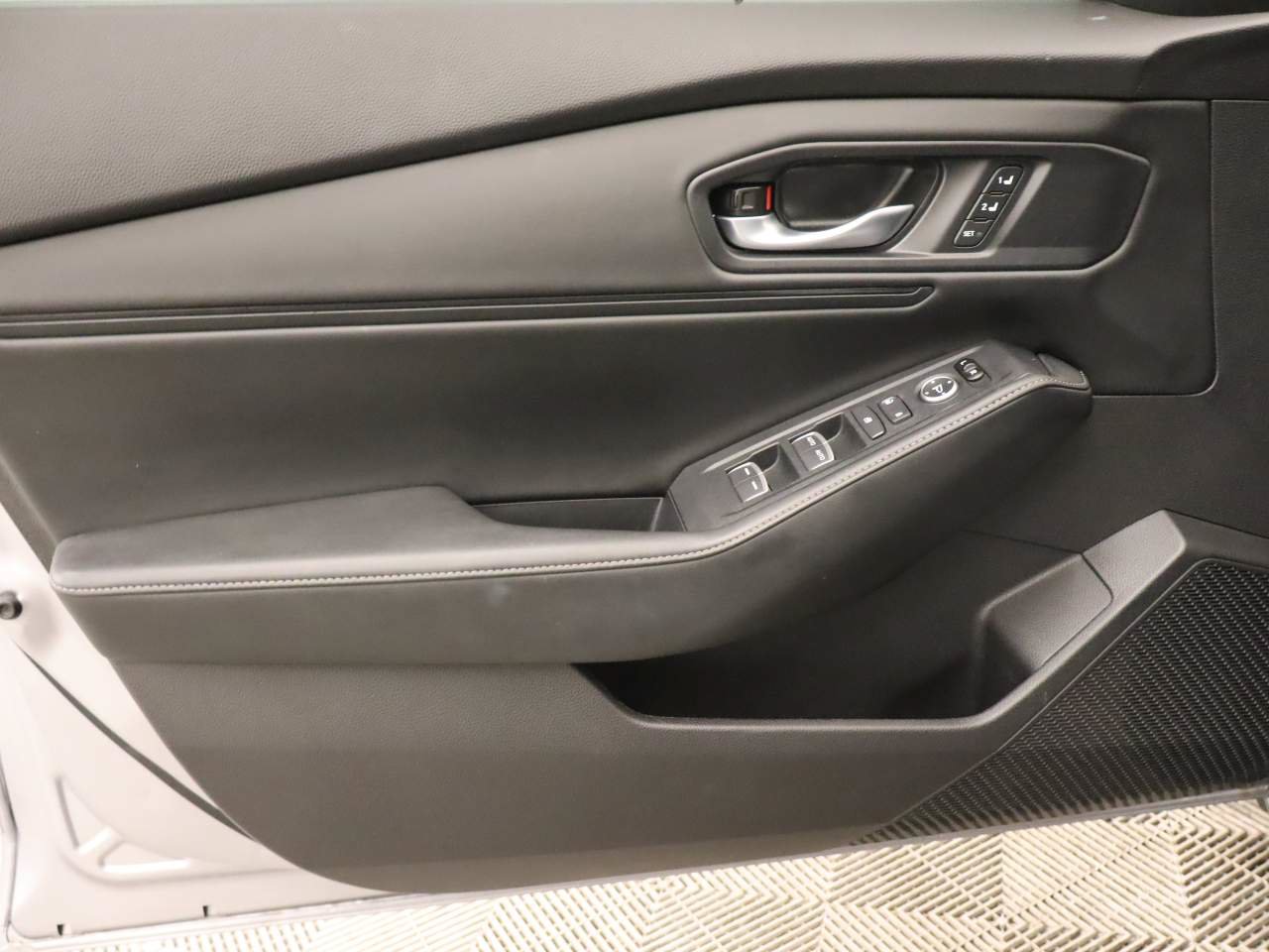 Used 2024 Honda Accord Sport image 17