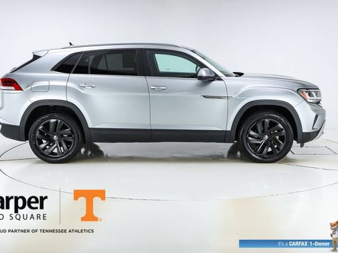 Used 2022 Volkswagen Atlas Cross Sport SE w/ Panoramic Sunroof Package FWD image 10
