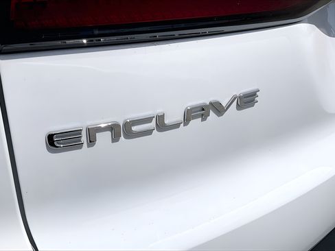 Used 2025 Buick Enclave Preferred FWD image 31