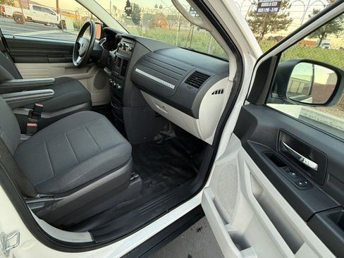 Used 2009 Dodge Grand Caravan image 15