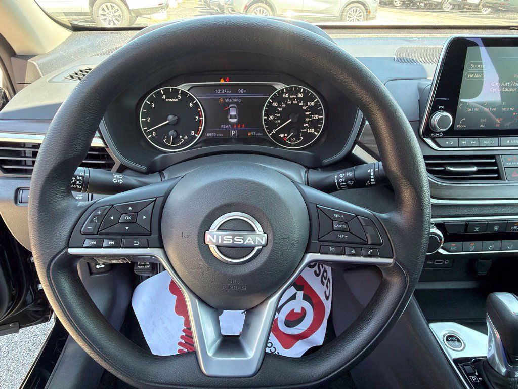 Used 2025 Nissan Altima 2.5 SV FWD image 22