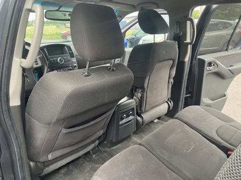 Used 2011 Nissan Pathfinder SV AWD/4WD image 28