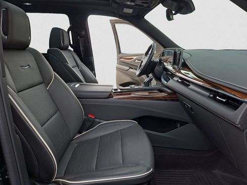 Certified 2023 Cadillac Escalade ESV Premium Luxury image 17