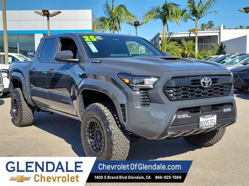 Used 2025 Toyota Tacoma TRD Sport image 10