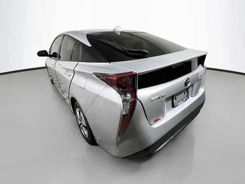 Used 2017 Toyota Prius Four w/ Advanced Technology Package FWD image 8