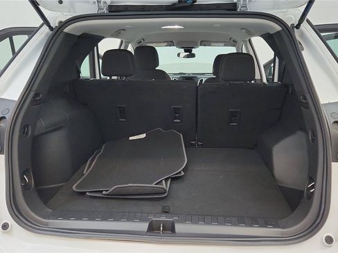 Used 2021 Chevrolet Equinox LS FWD image 31