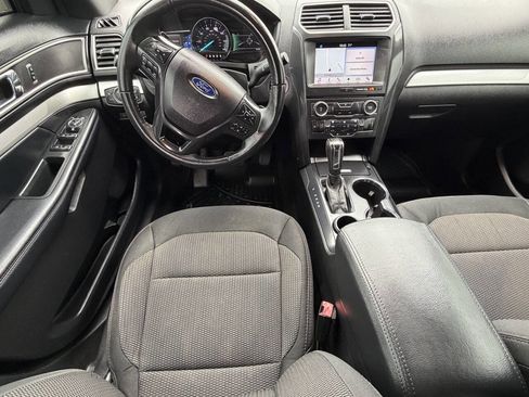 Used 2017 Ford Explorer XLT w/ Equipment Group 201A image 12