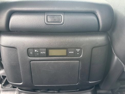 Used 2023 Nissan Armada SL w/ Captain's Chairs Package RWD image 22
