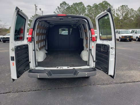 Used 2021 Chevrolet Express 2500 CARGO Full-size Cargo Van w/ Driver Convenience Package image 11