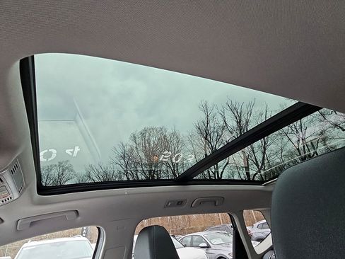 New 2026 Volkswagen Taos SE image 13