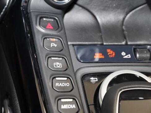 Used 2019 Aston Martin V8 Vantage Coupe image 22