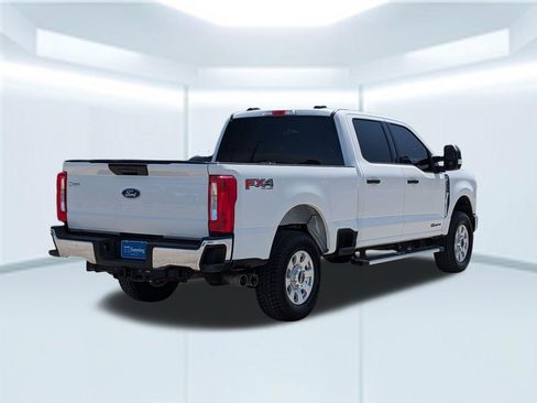 Used 2024 Ford F250 XLT w/ FX4 Off-Road Package AWD/4WD image 6