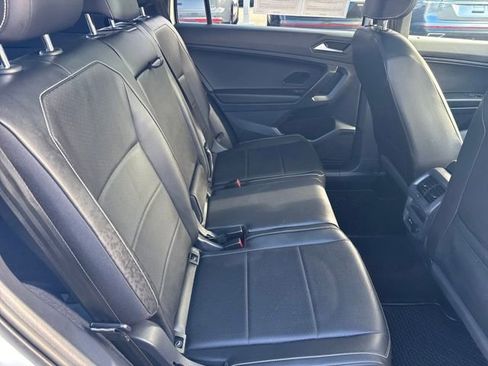 Certified 2021 Volkswagen Tiguan SE R-Line image 32