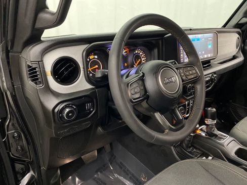 Used 2024 Jeep Wrangler Unlimited Sport AWD/4WD image 2