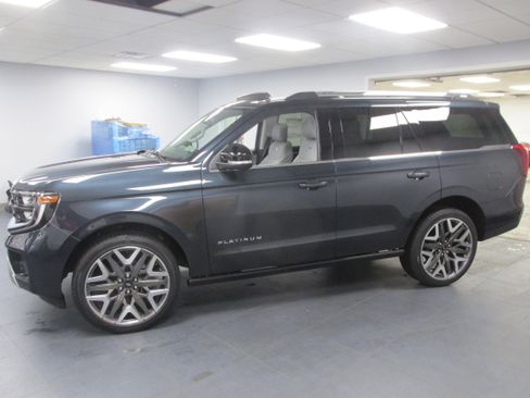 New 2025 Ford Expedition Platinum w/ Platinum Ultimate Package image 8