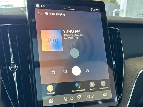 Used 2026 Volvo XC60 B5 Plus w/ Protection Package Premier image 17