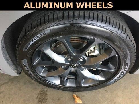 Certified 2025 Chrysler Pacifica Limited image 11