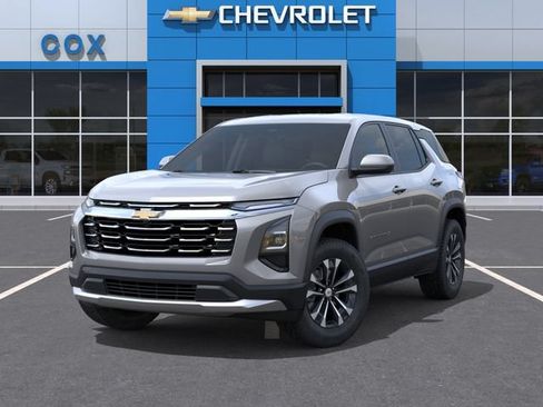 New 2026 Chevrolet Equinox LT w/ Convenience Package II FWD image 6