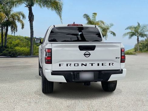 Certified 2023 Nissan Frontier SV RWD image 4