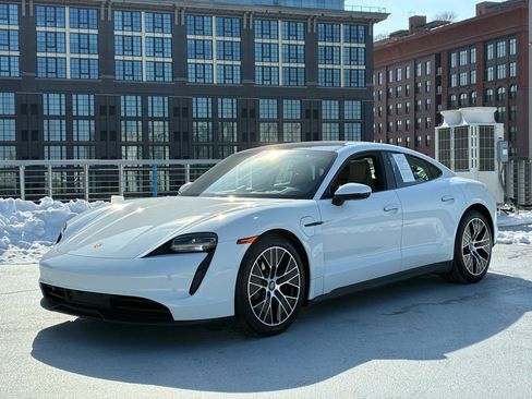 Certified 2022 Porsche Taycan image 1