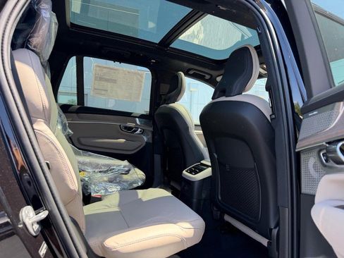 New 2026 Volvo XC90 T8 Ultra w/ Lounge Package AWD/4WD image 4