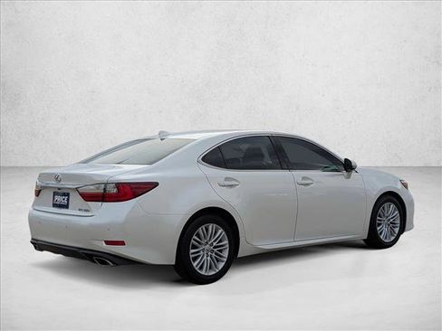 Used 2016 Lexus ES 350 w/ Premium Package w/Wood Trim image 5