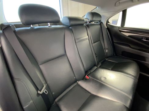 Used 2017 Lexus LS 460 image 31