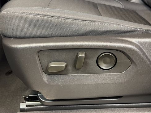 Used 2024 Chevrolet Silverado 1500 LT image 12