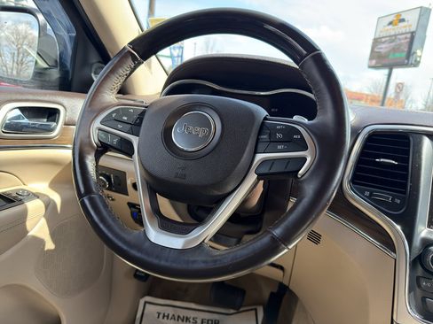 Used 2016 Jeep Grand Cherokee Overland AWD/4WD image 24