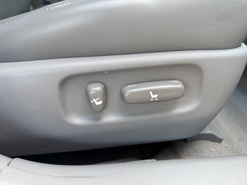 Used 2007 Toyota Avalon Limited FWD image 26