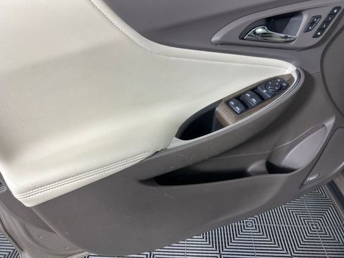 Used 2024 Chevrolet Malibu LT image 25