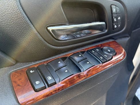 Used 2010 Chevrolet Suburban LTZ AWD/4WD image 26