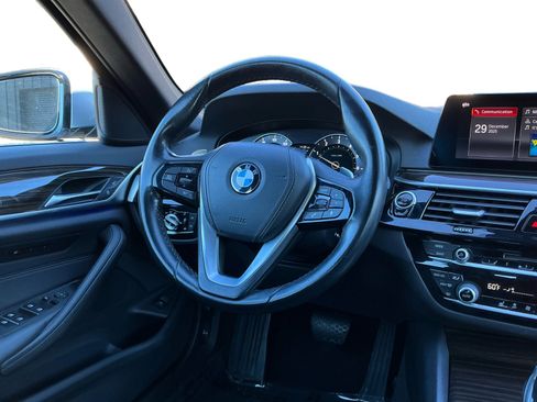 Used 2019 BMW 530i w/ Convenience Package image 12