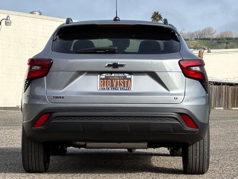 New 2026 Chevrolet Trax LT w/ Midnight Edition image 5