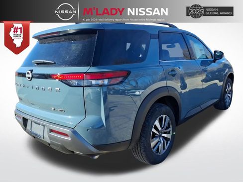 New 2026 Nissan Pathfinder SL image 7