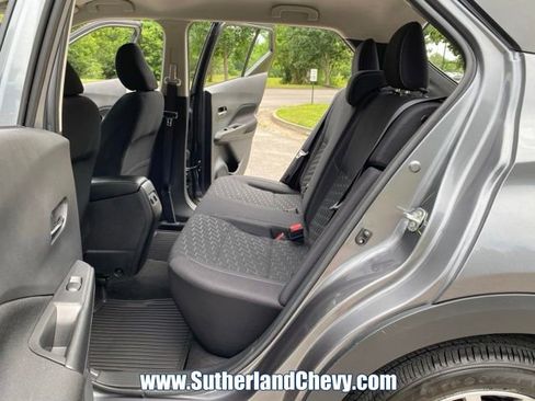Used 2022 Nissan Kicks SV FWD image 30