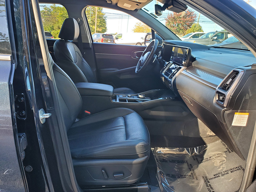Used 2023 Kia Sorento EX AWD/4WD image 19