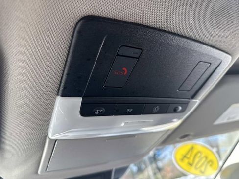 Used 2024 Nissan Rogue SV image 28