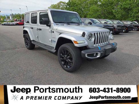 Used 2023 Jeep Wrangler Unlimited Sahara w/ Cold Weather Group AWD/4WD image 1