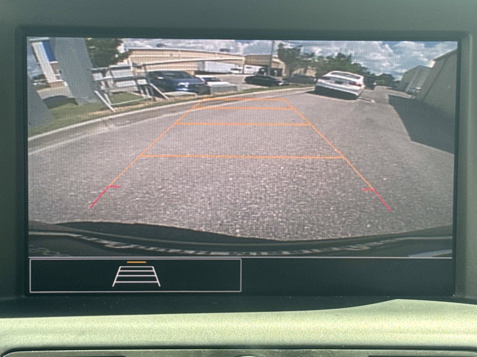 Used 2024 GMC Terrain SLE FWD image 27